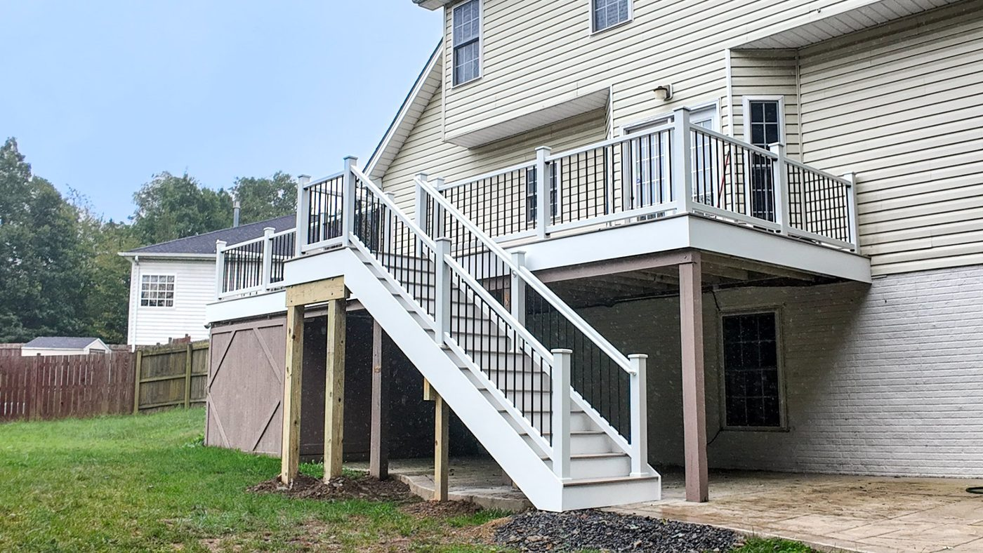 Composite deck surface detail by Stoneridge Decks
