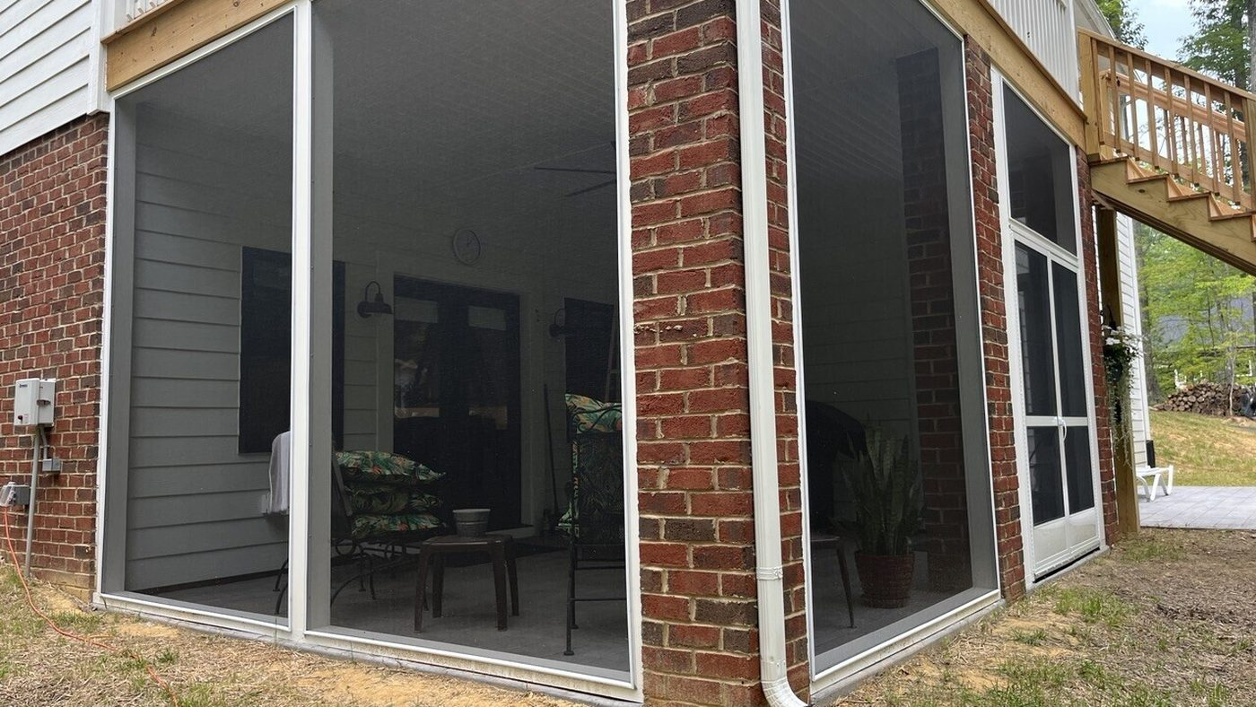 Multilevel deck with white railing
