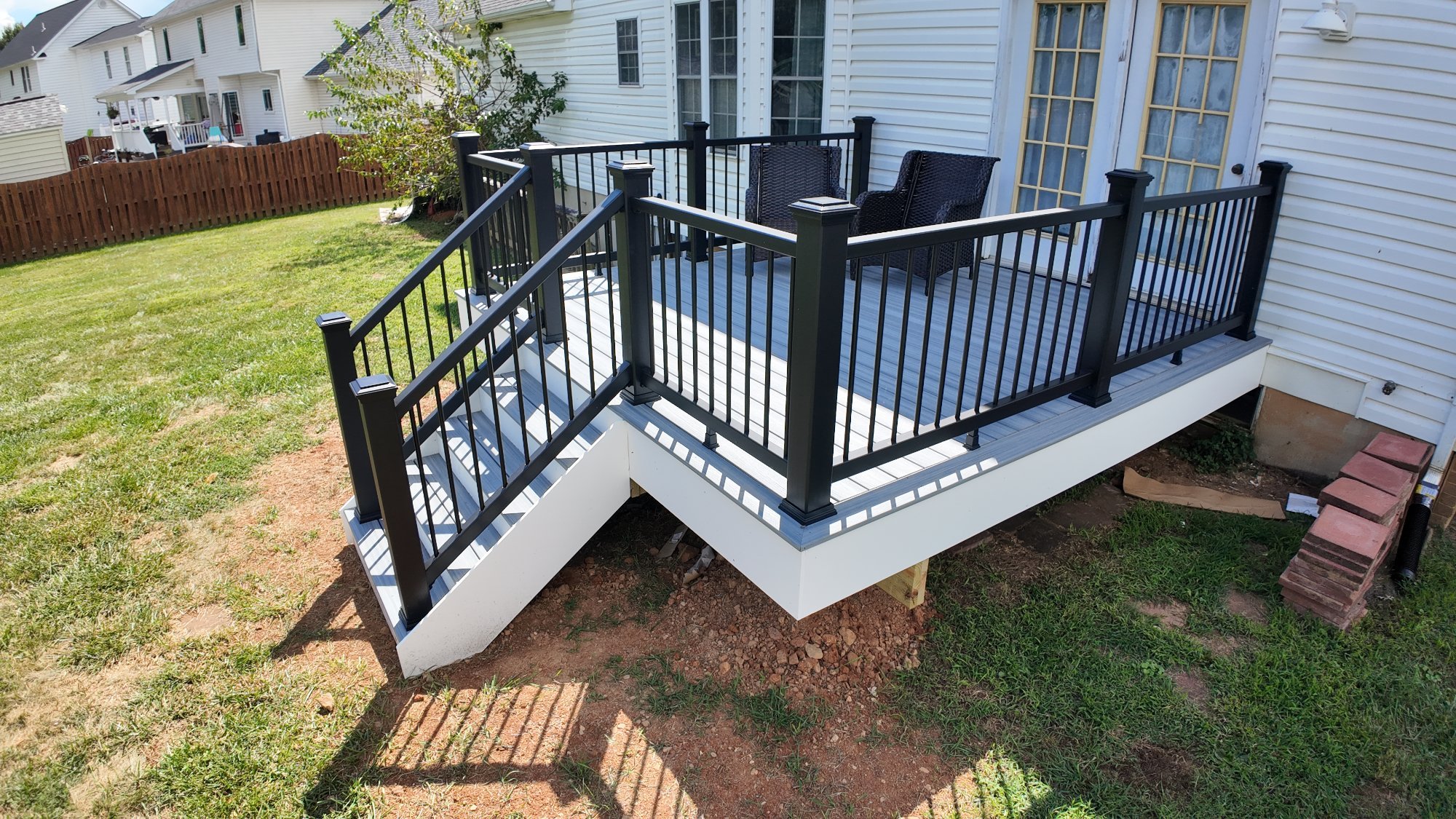 Composite deck outdoor dining Richmond