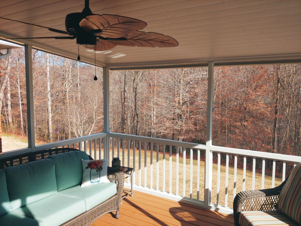 Screened porch interior by Stoneridge Decks serving Richmond, Virginia
